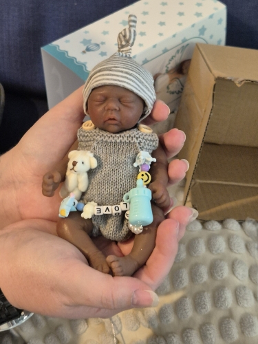 Bambola Reborn Andy Mini 18cm — Micro Preemie Full Body Silicone Maschietto Pelle Scura Afro