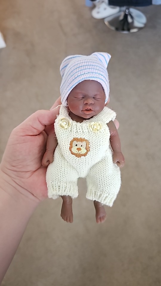 Bambola Reborn Jacob Mini 18cm — Micro Preemie Full Body Silicone Maschietto Afro Terapeutica Antistress