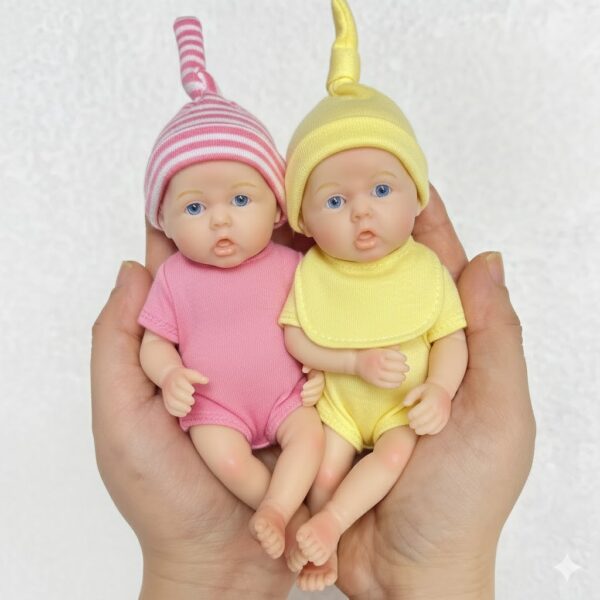Bambola Reborn Lily Mini 15cm — Genesis Hand-Painted Artist Edition Femminuccia 4 Combinazioni Occhi e Vestito — immagine 5 Bambola Reborn Lily Mini 15cm — Genesis Hand-Painted Artist Edition Femminuccia 4 Combinazioni Occhi e Vestito