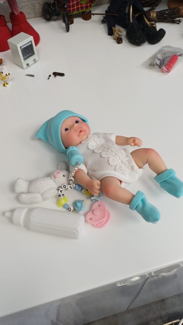 Bambola Reborn Stella Mini 18cm — Micro Preemie Full Body Silicone Femminuccia Sguardo Sveglio — immagine 5 Bambola Reborn Stella Mini 18cm — Micro Preemie Full Body Silicone Femminuccia Sguardo Sveglio