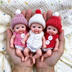 Bambola Reborn Vivienne Mini 15cm — Pocket-Size in Silicone Pieno con 3 Varianti Colore (Bianco/Rosa/Rosso)