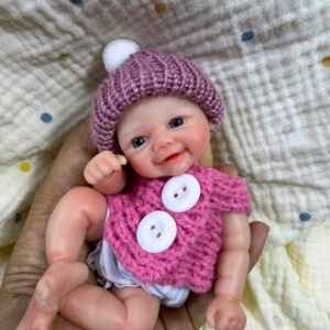 Bambola Reborn Vivienne Mini 15cm — Pocket-Size in Silicone Pieno con 3 Varianti Colore (Bianco/Rosa/Rosso) dettaglio