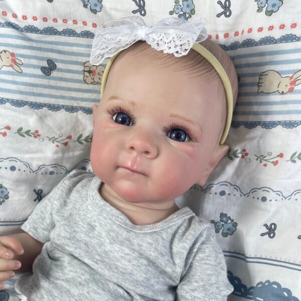 Bambola Reborn Luisa 46cm — Corpo in Vinile Lavabile, Unghie Dipinte a Mano 7 Bambola Reborn Luisa 46cm — Corpo in Vinile Lavabile, Unghie Dipinte a Mano