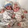 Bambole Reborn Gemelli Ana e Luigi 3 Bambole Reborn Gemelli Ana e Luigi — Coppia Awake 49cm con Occhi Azzurri e Marroni