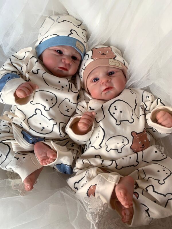 Bambole Reborn Gemelli Ana e Luigi 5 Bambole Reborn Gemelli Ana e Luigi — Coppia Awake 49cm con Occhi Azzurri e Marroni