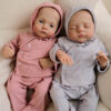 Bambole Reborn Gemelli Lola e Nicola — Coppia 48cm con Espressioni Speculari Awake/Dormiente
