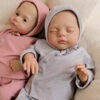 Bambole Reborn Gemelli Lola e Nicola — Coppia 48cm con Espressioni Speculari Awake/Dormiente
