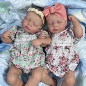 Bambole Reborn Gemelle Martina e Adriana — Due Sorelline Dormienti 50cm, Vinile Bagnabile, Ciglia Vere